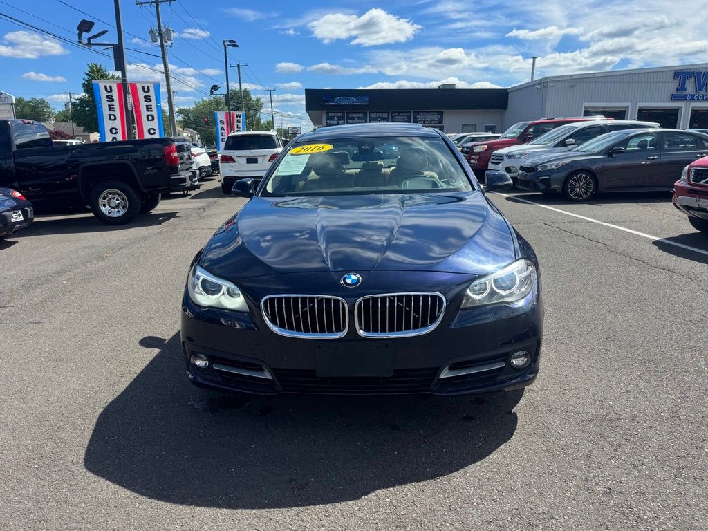 2016 BMW 5 Series view 2
