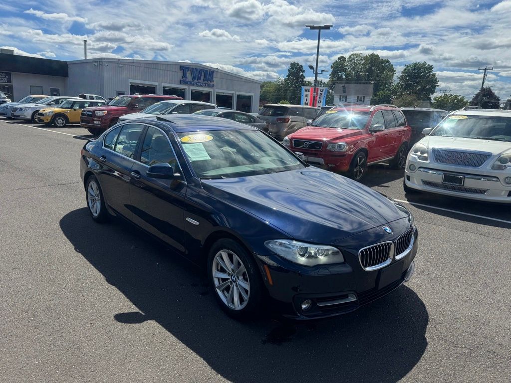 2016 BMW 5 Series view 3