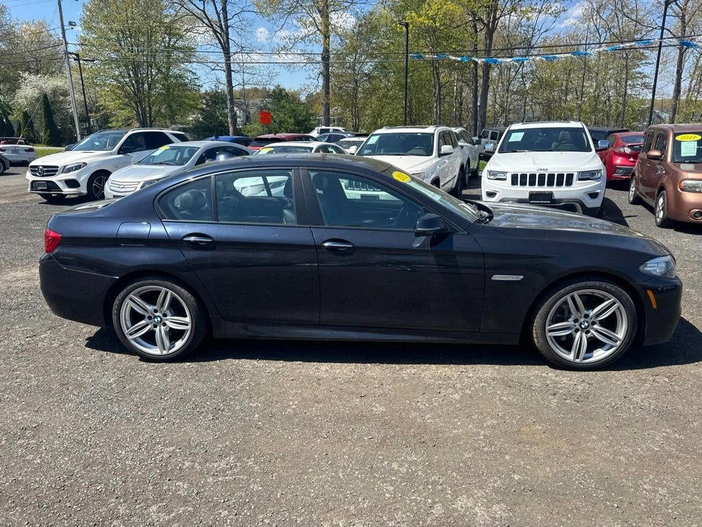 2015 BMW 5 Series view 3