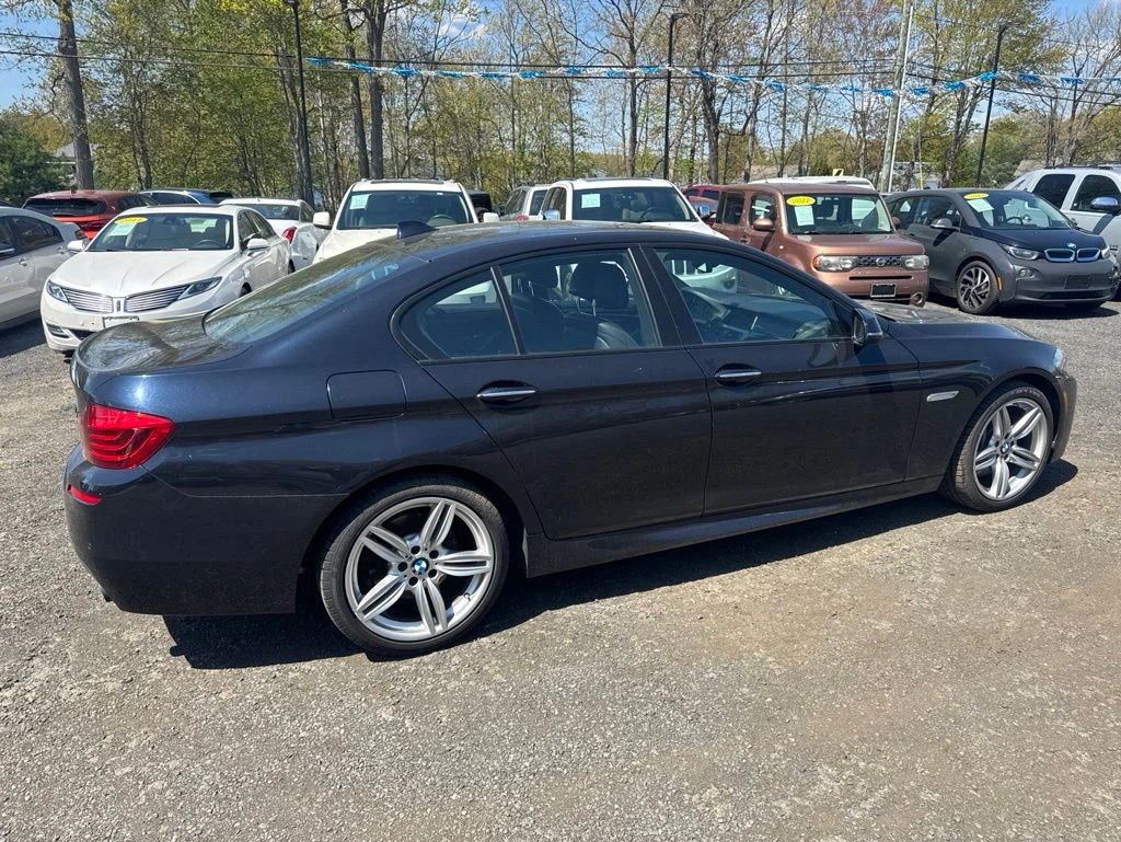 2015 BMW 5 Series view 4