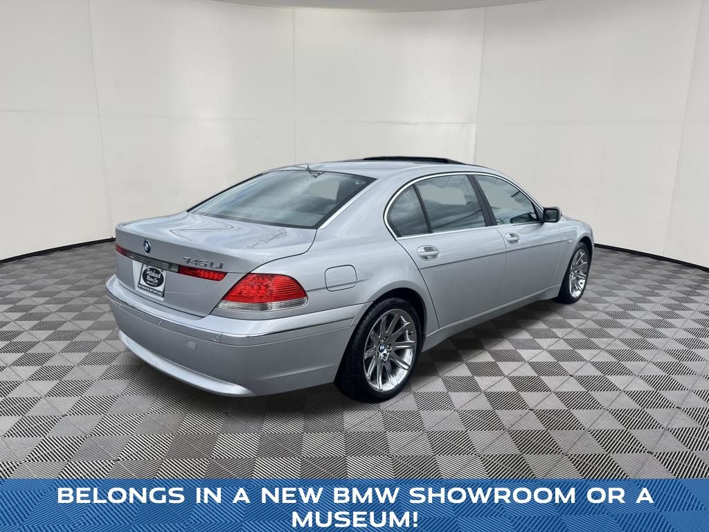 2003 BMW 7 Series view 5