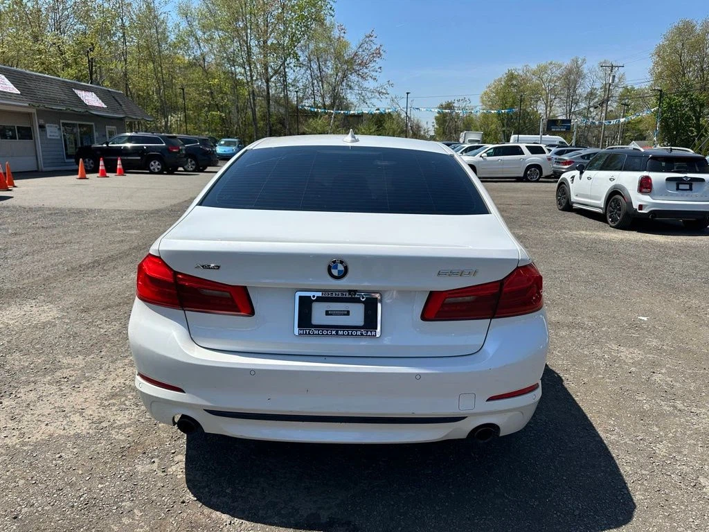 2019 BMW 5 Series view 4