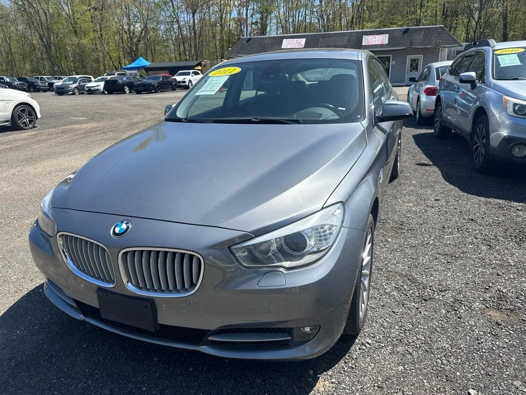 2011 BMW 5 Series view 2