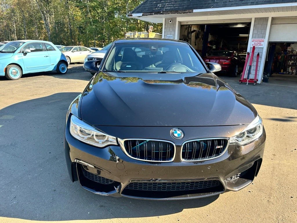 2015 BMW M3 view 3