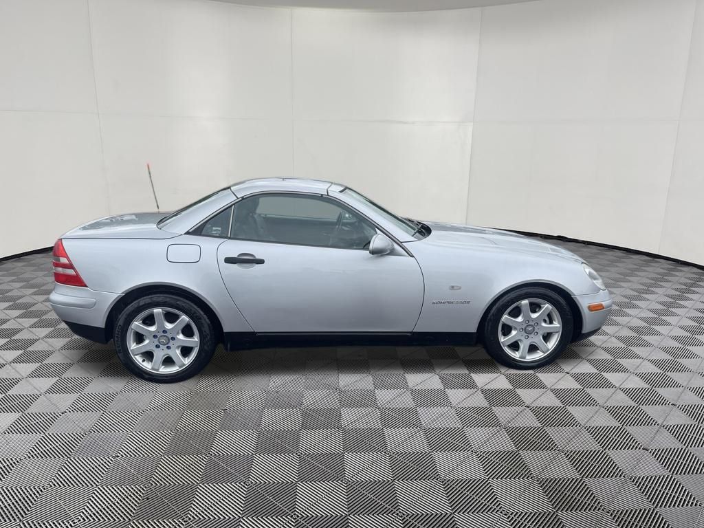 1998 Mercedes-Benz SLK view 4