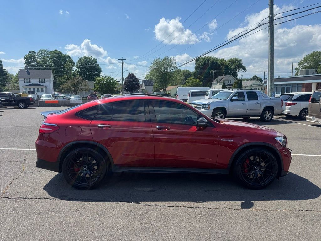 2019 Mercedes-Benz GLC view 4