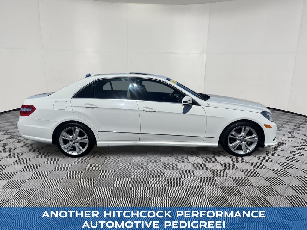 2013 Mercedes-Benz E-Class view 4