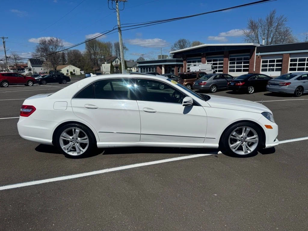 2013 Mercedes-Benz E-Class view 4