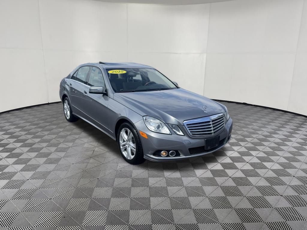 2010 Mercedes-Benz E-Class view 3