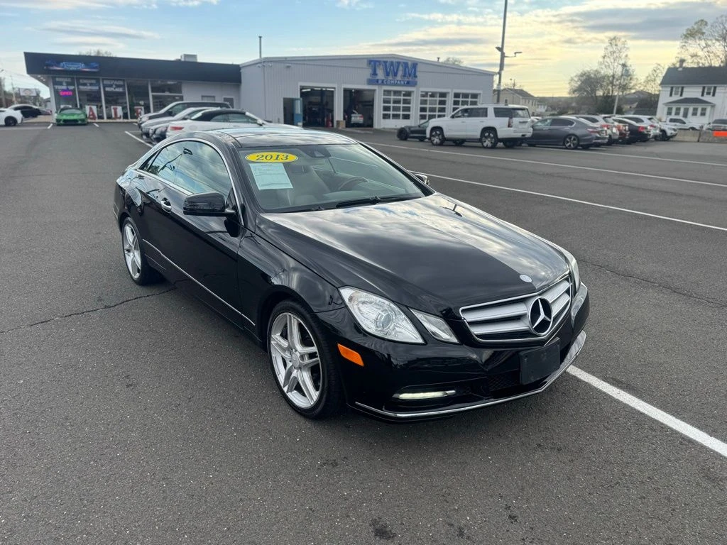 2013 Mercedes-Benz E-Class view 3