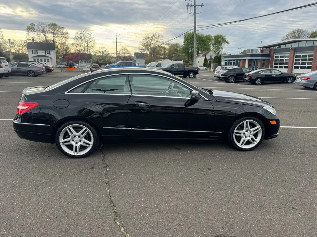 2013 Mercedes-Benz E-Class view 4
