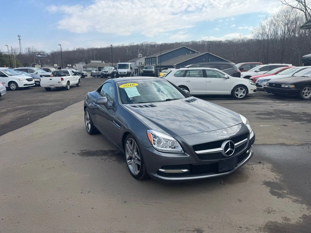 2016 Mercedes-Benz SLK view 3