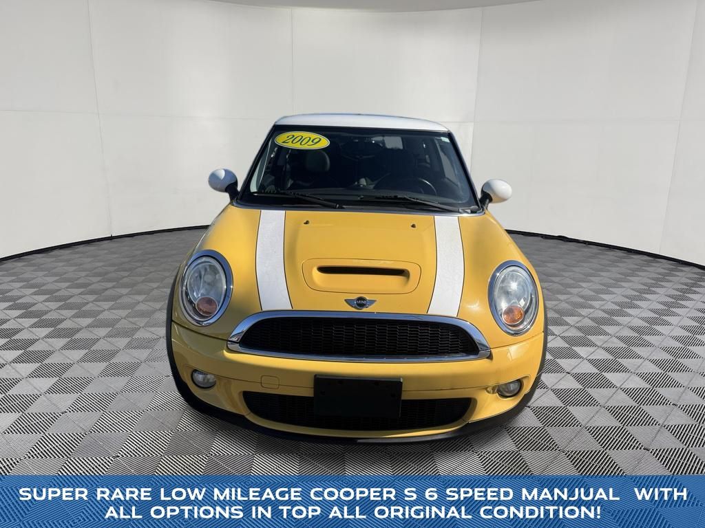 2009 MINI Cooper S view 2