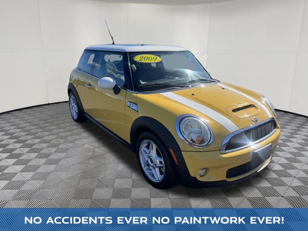 2009 MINI Cooper S view 3