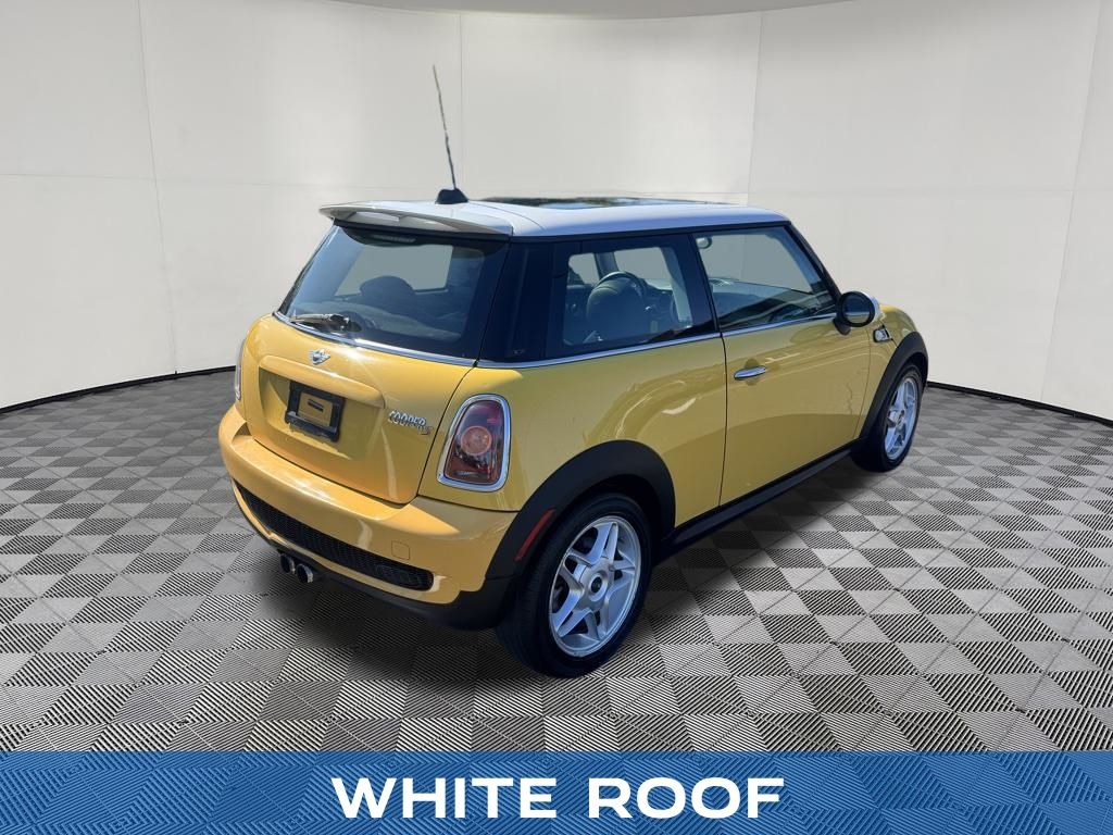 2009 MINI Cooper S view 5