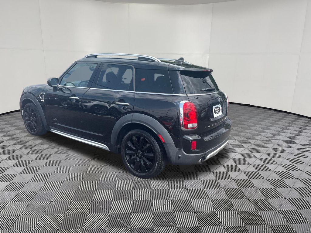 2017 MINI Cooper S Countryman view 3