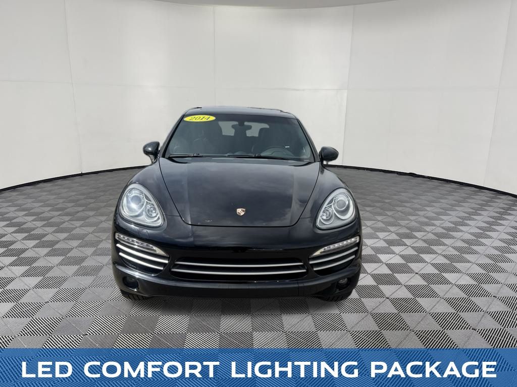 2014 Porsche Cayenne view 2