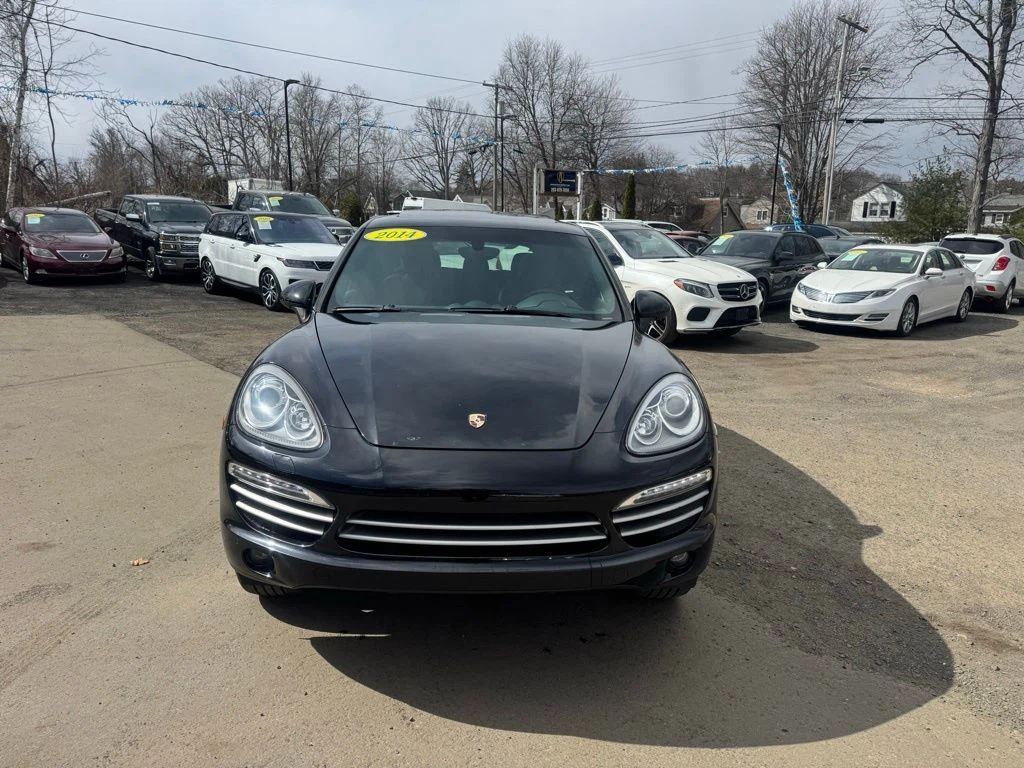 2014 Porsche Cayenne view 2