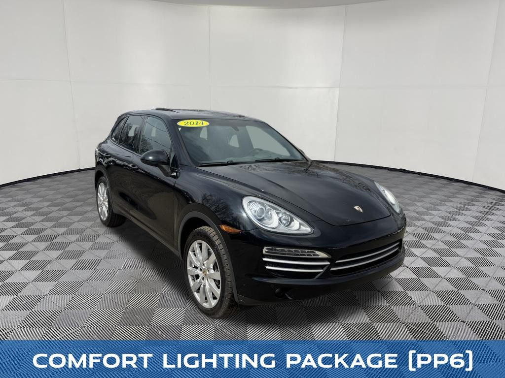 2014 Porsche Cayenne view 3