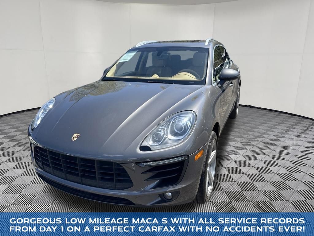 2016 Porsche Macan view 2