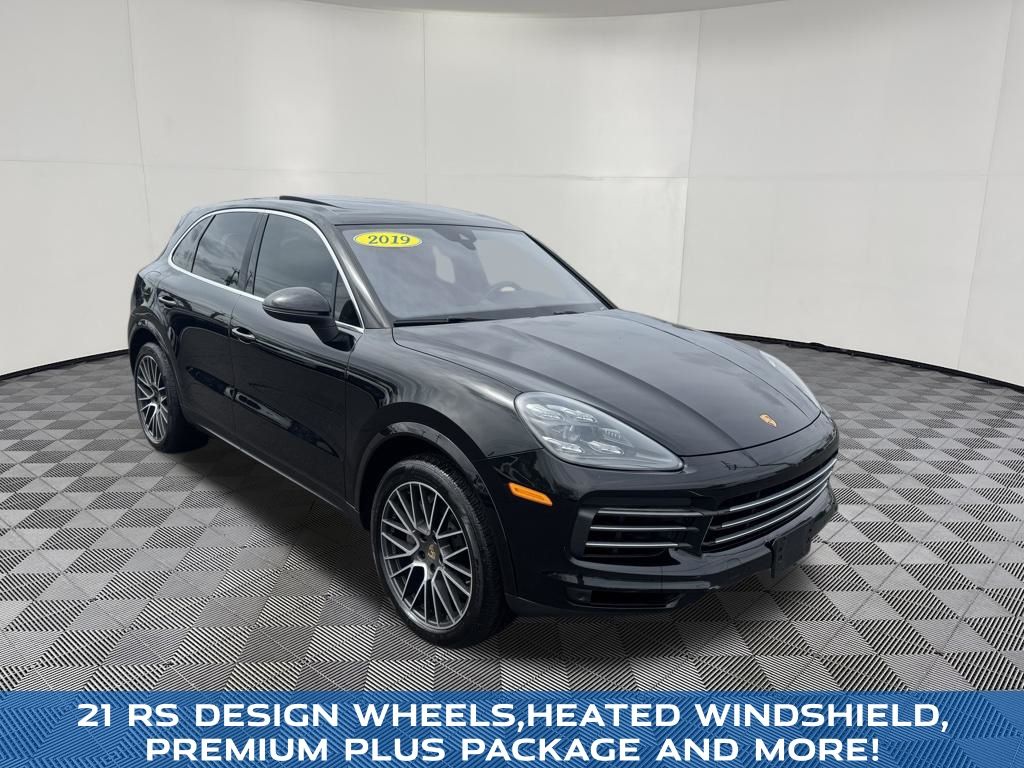 2019 Porsche Cayenne view 3