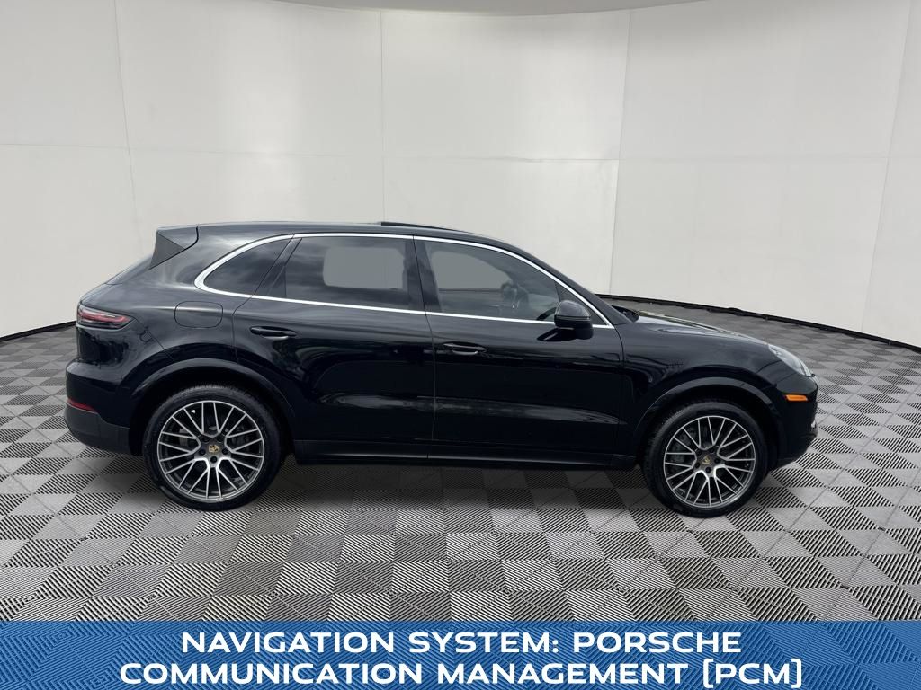 2019 Porsche Cayenne view 4