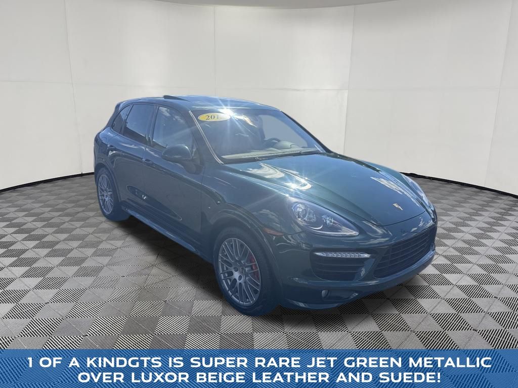 2013 Porsche Cayenne view 3