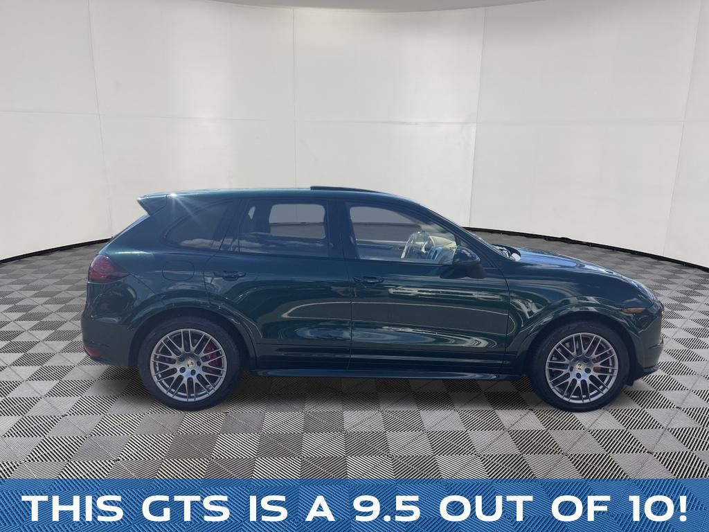 2013 Porsche Cayenne view 4