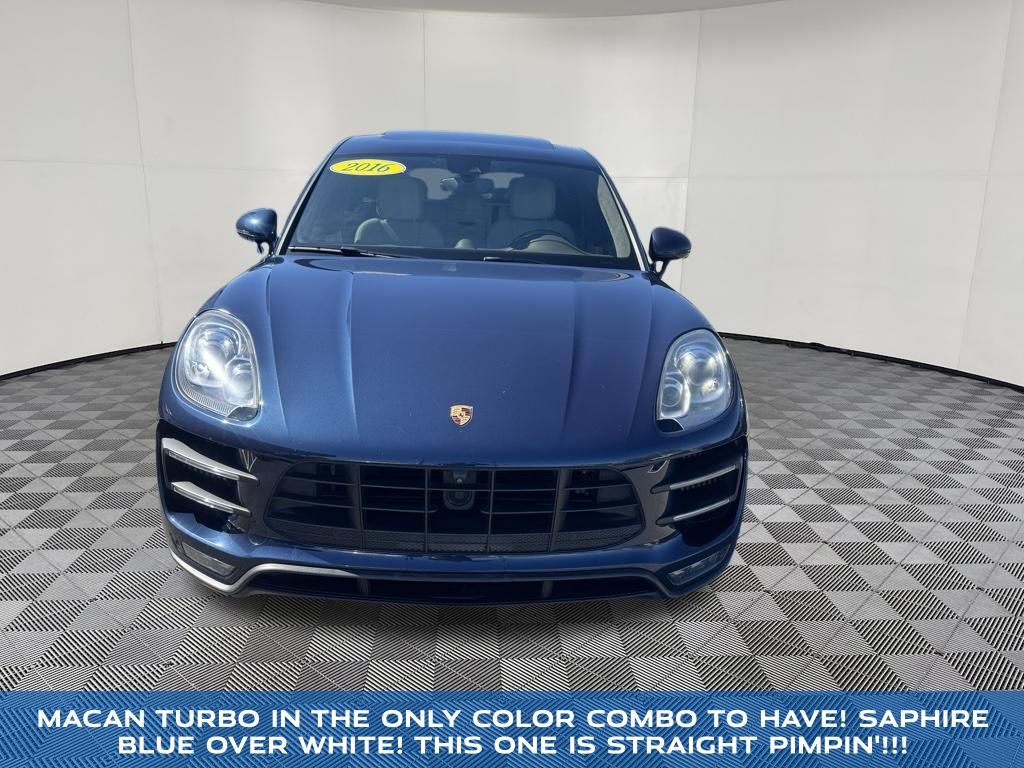 2016 Porsche Macan view 2