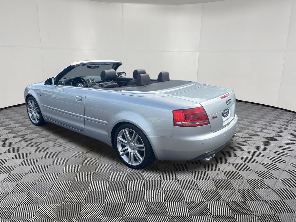 2007 Audi S4 view 3