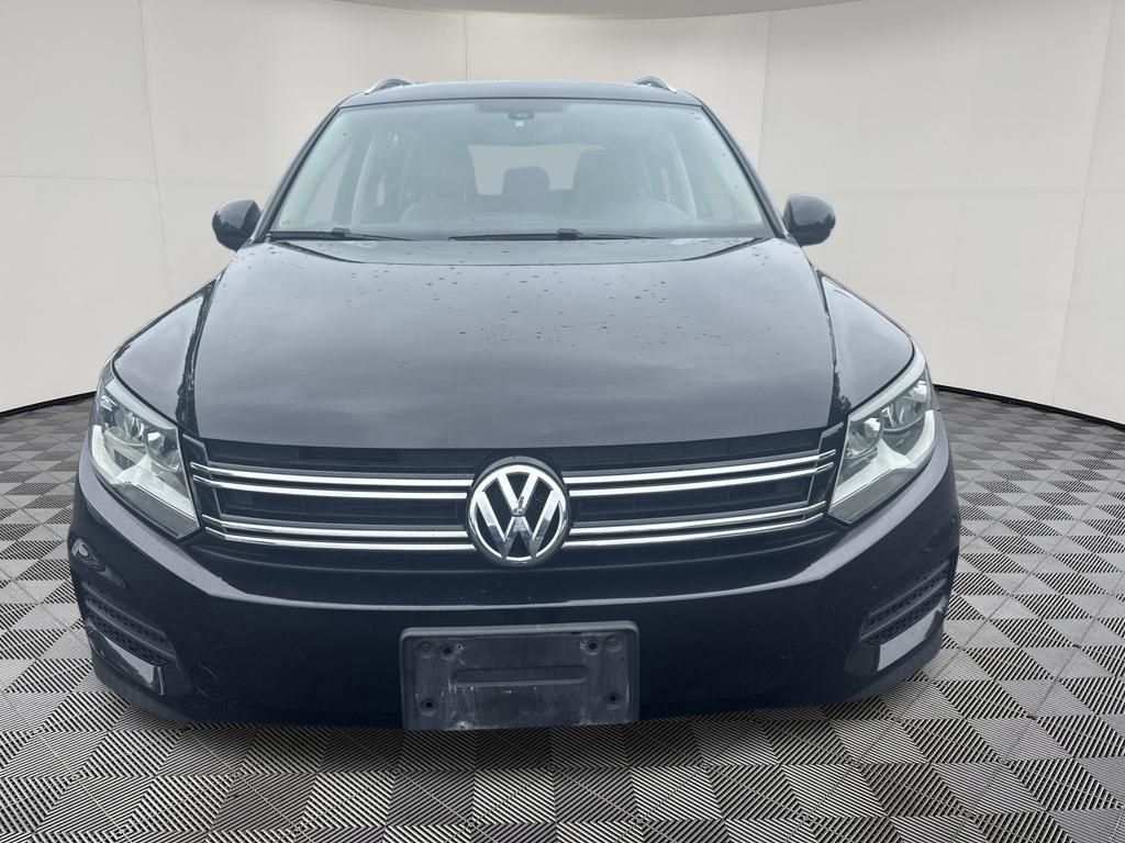 2017 Volkswagen Tiguan view 4