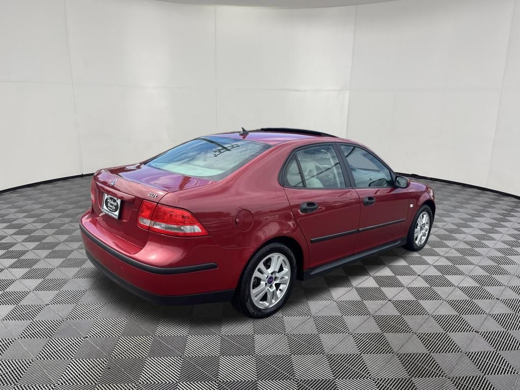 2005 Saab 9-3 view 5