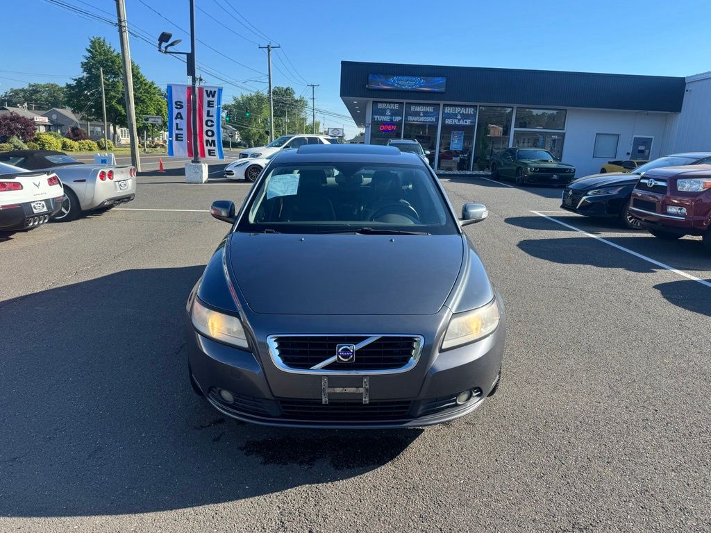 2010 Volvo S40 view 2