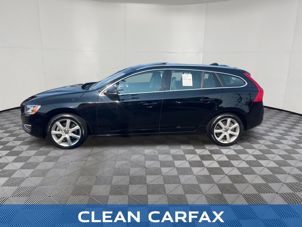 2016 Volvo V60 view 2