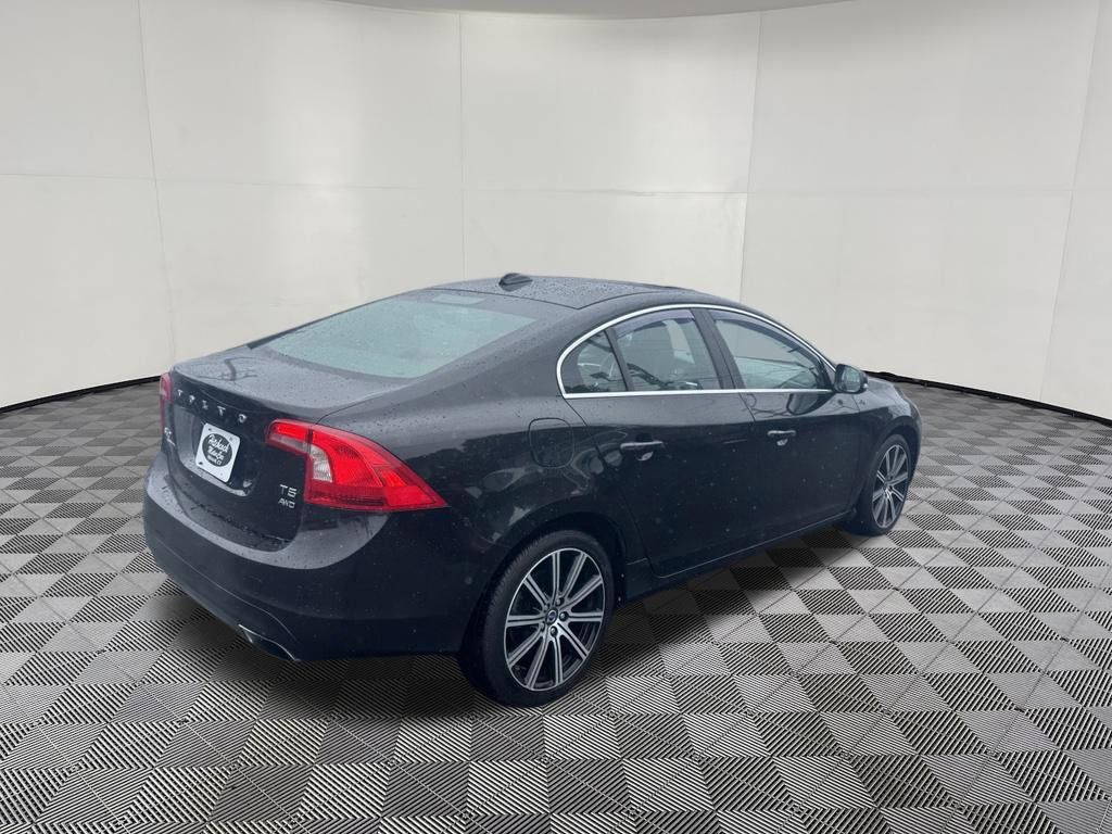 2015 Volvo S60 view 5