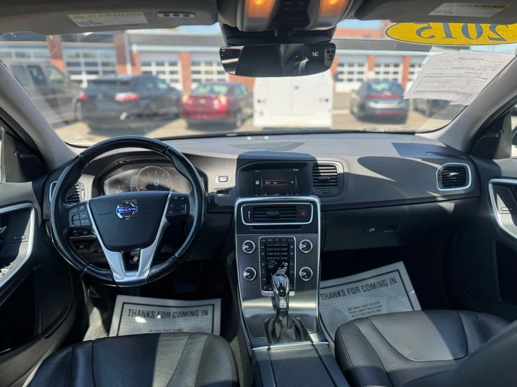 2015 Volvo S60 view 4
