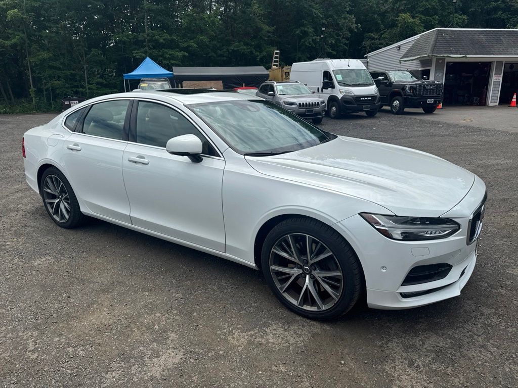 2017 Volvo S90 view 2