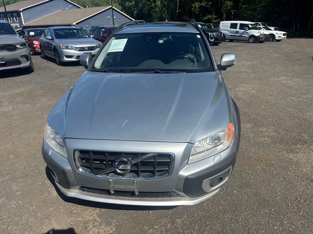2013 Volvo XC70 view 3