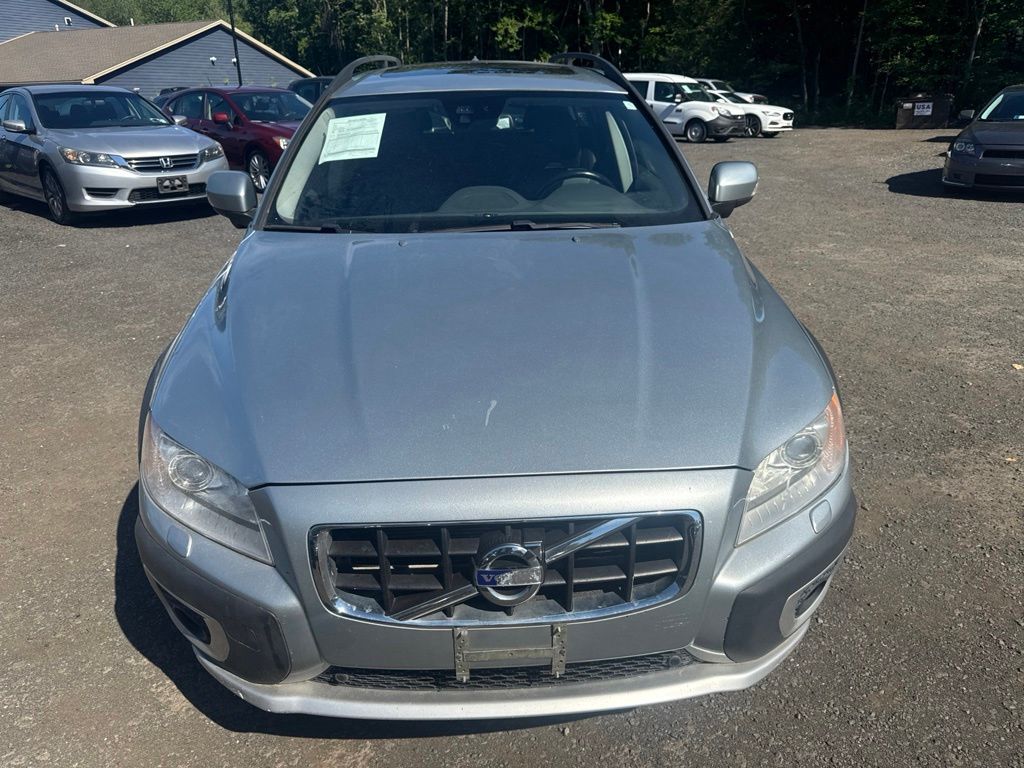 2013 Volvo XC70 view 4