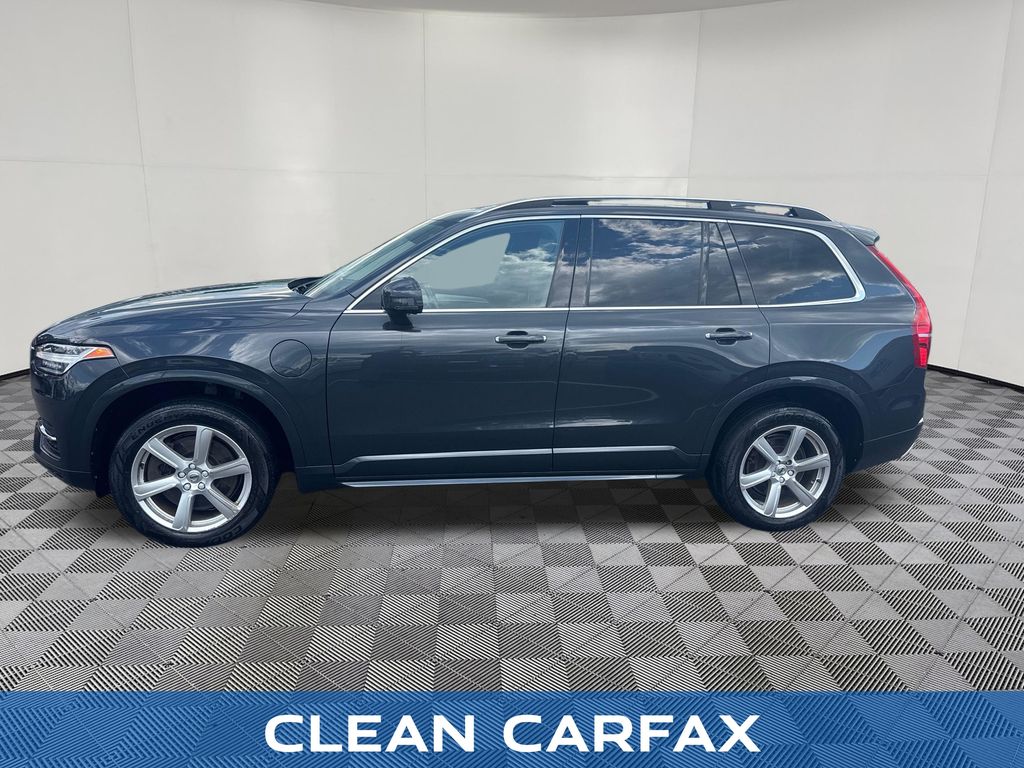 2016 Volvo XC90 Hybrid view 2