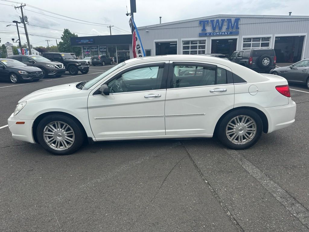 2008 Chrysler Sebring view 4