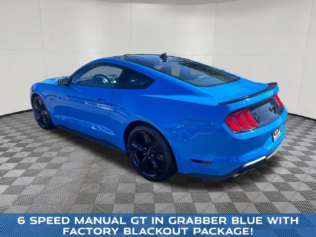 2022 Ford Mustang view 4