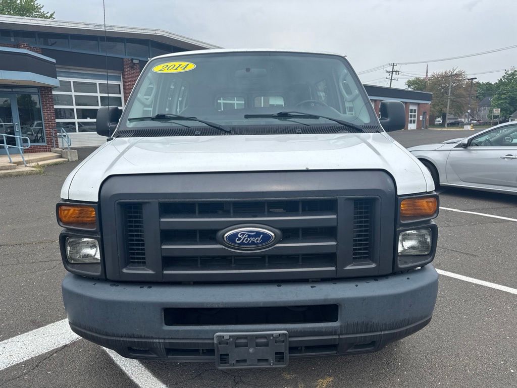 2014 Ford E-350SD view 4