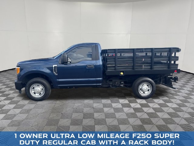 2017 Ford F-250SD view 2