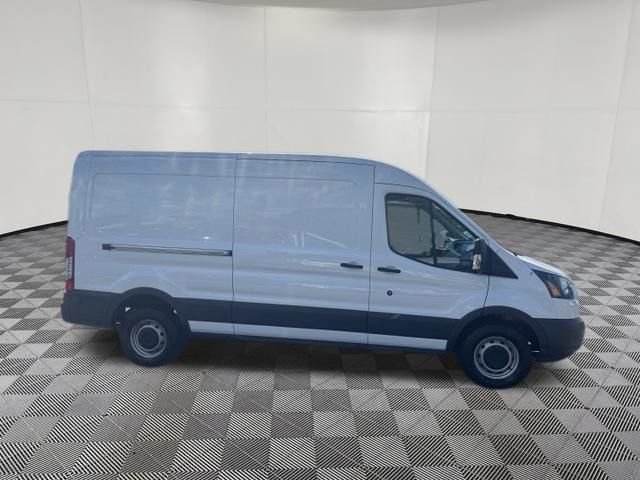 2017 Ford Transit-250 view 4