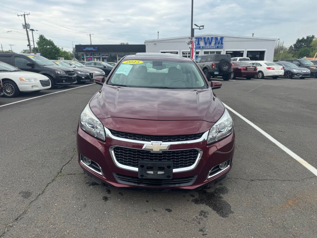 2015 Chevrolet Malibu view 2