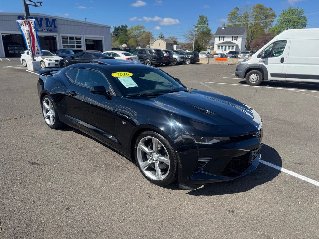 2016 Chevrolet Camaro view 3