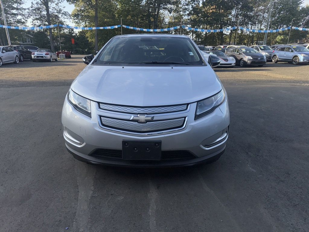 2014 Chevrolet Volt view 3
