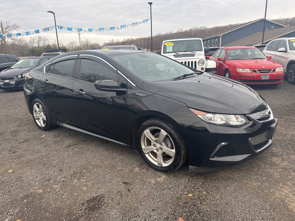 2017 Chevrolet Volt view 2