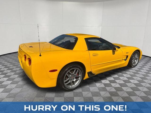 2004 Chevrolet Corvette view 5